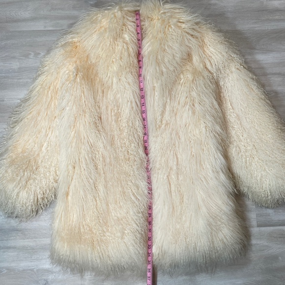 Vintage Tibet Lamb Fur Coat with Satin Lining - Rare and Pristine - Picture 14 of 16